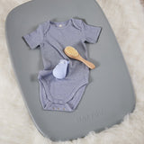 Saltea de infasat, Nattou, Softy, Moale, Utilizabil si fara husa, Design ergonomic, Spuma PU, 70x50x10 cm, Fara BPA, 0 luni+, Gri