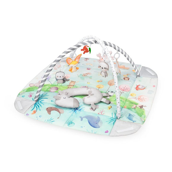 Salteluta interactiva, Lionelo, Anika, 8 jucarii senzoriale, detasabile, fosnaitoare, logopedice, Lavabila la masina, Husa din bambus, 116x112 cm, Multicolor