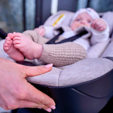 Scoica auto, Lionelo, Moxie, i-Size, Include baza rotativa 360 cu picior de fixare, 40-87 cm, Tetiera reglabila, intarita cu spuma de memorie, Carcasa ventilata, Din bambus, Protectie avansata, Conform R129, Mov