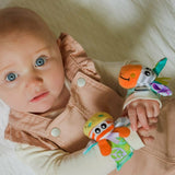 Set jucarii zornaitoare, Playgro, Include sosete interactive si 2 bratari, Inchidere cu velcro, Stimuleaza dezvoltarea senzoriala si tactila, 6 luni+, Jungle Wrist Rattle and Foot Finder