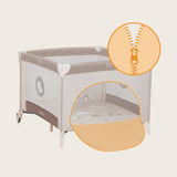 Tarc de joaca copii, Lionelo, Bonnie, Pana la 15 kg, 100 x 100 cm, Pliere compacta, Include geanta de transport, Din plasa, Cu intrare laterala cu fermoar, Cu roti, Cu salteluta din spuma, Conform cu EN12227, Bej