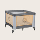 Tarc de joaca copii, Lionelo, Bonnie, Pana la 15 kg, 100 x 100 cm, Pliere compacta, Include geanta de transport, Din plasa, Cu intrare laterala cu fermoar, Cu roti, Cu salteluta din spuma, Conform cu EN12227, Gri deschis