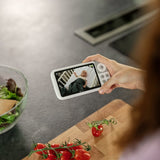 Video monitor, Petite&Mars, Eve 5.0, Ecran HD, Autonomie baterie pana la 16 ore, Raza de actiune 300m, Suport pentru pana la 4 camere, Comunicare bidirectionala, 8 melodii, Activare VOX la voce, Alb